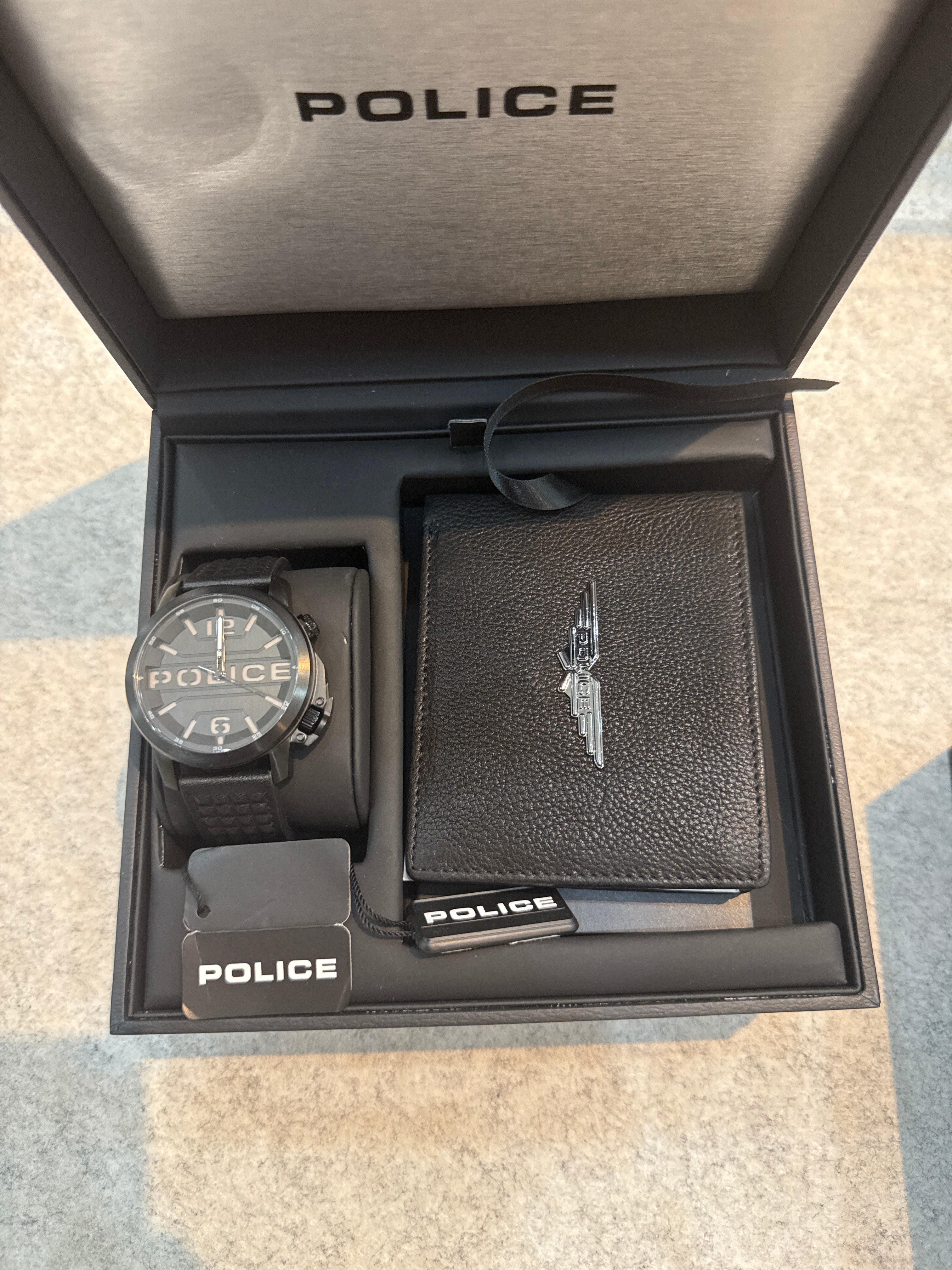 POLICE WATCH /WLTSET