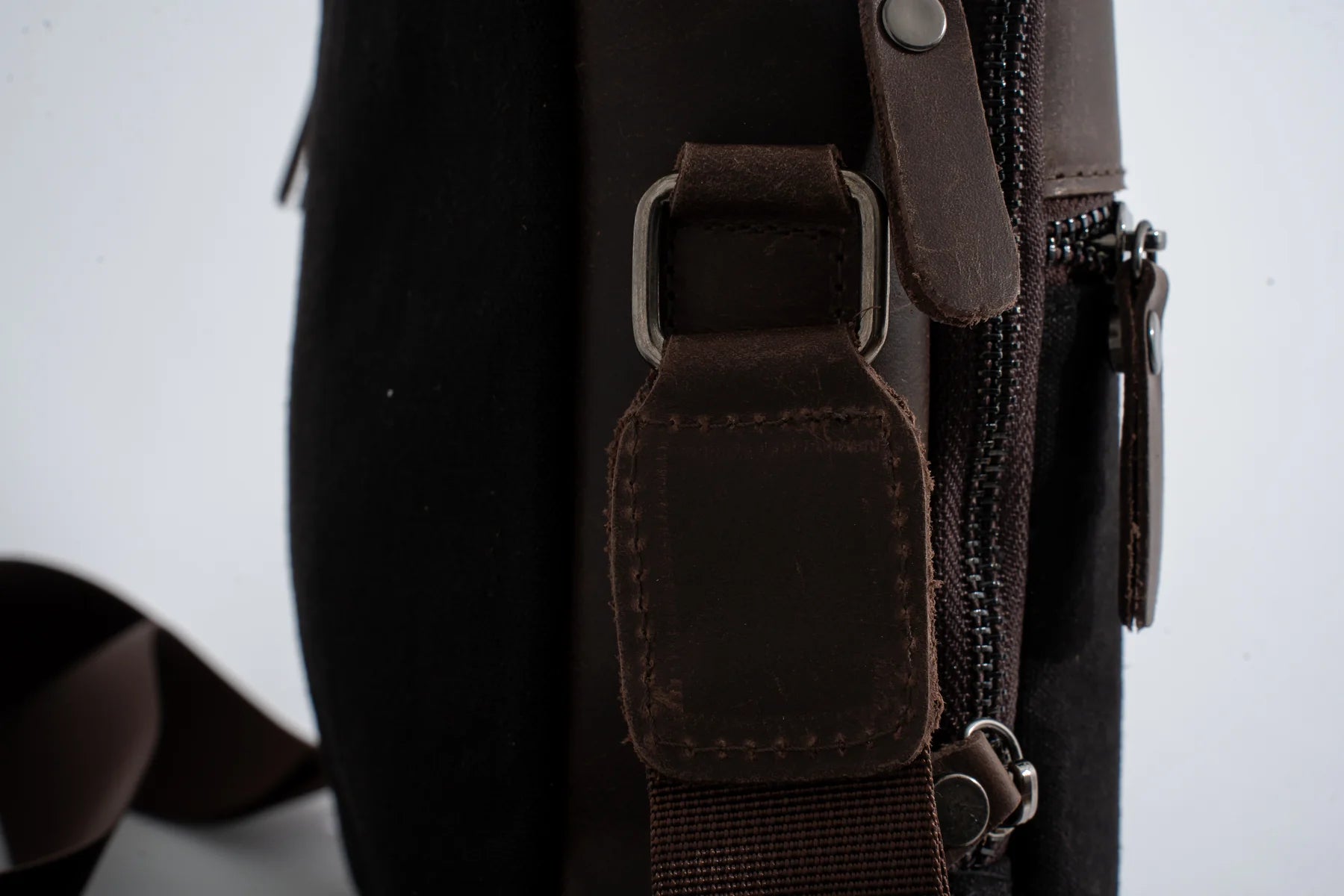 JOOBRAN MULTI-POCKET SHOULDER BAG - BLACK