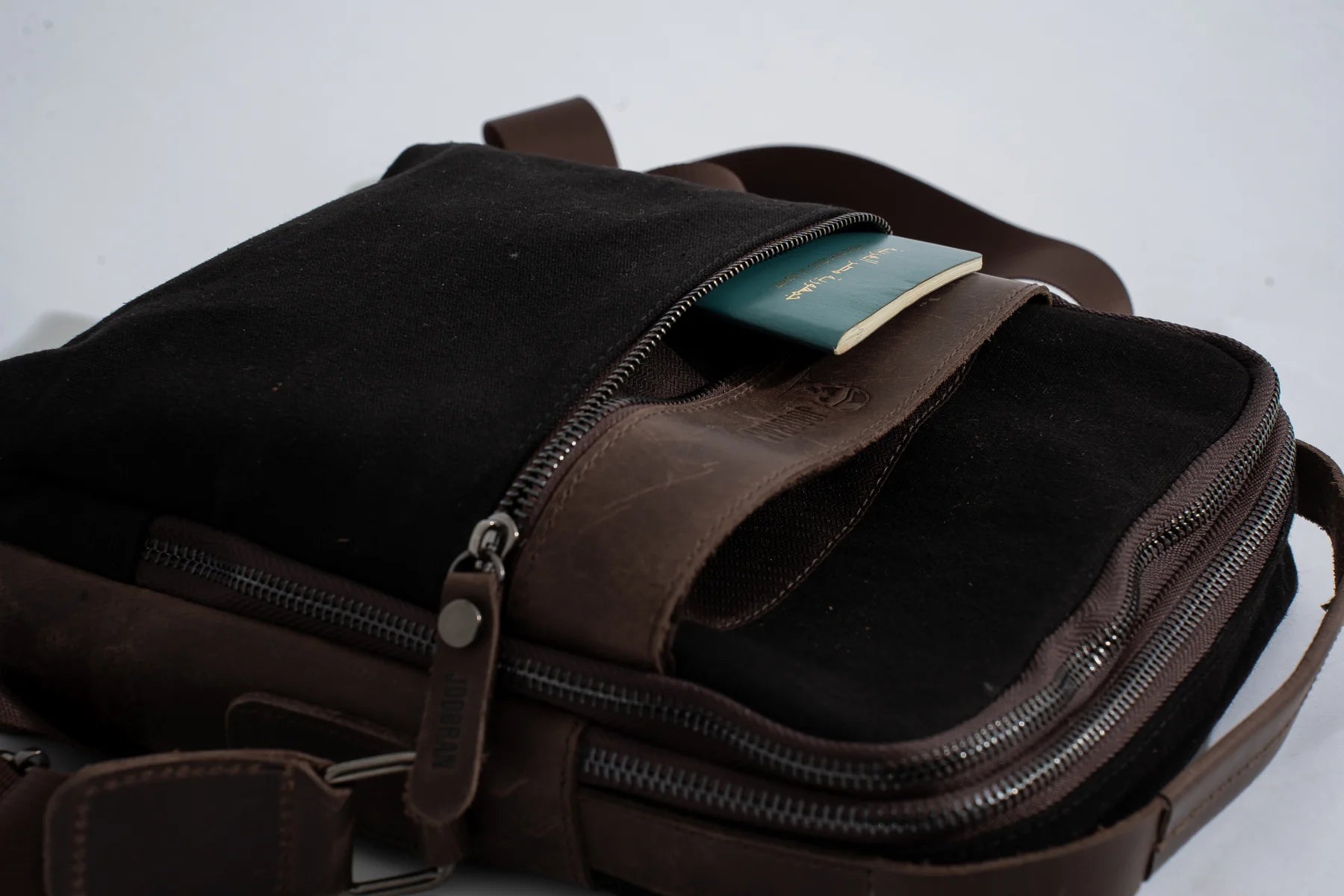 JOOBRAN MULTI-POCKET SHOULDER BAG - BLACK