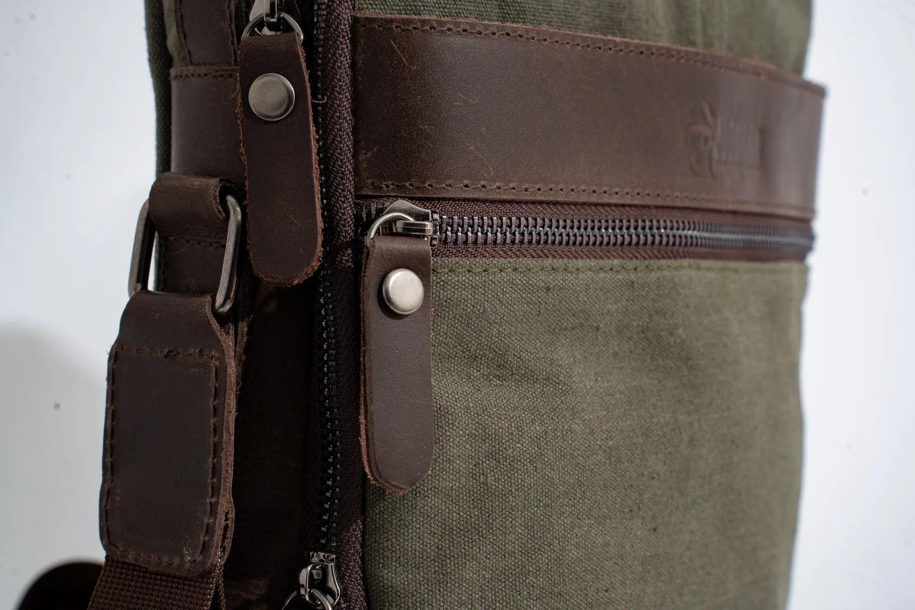 JOOBRAN MULTI-POCKET SHOULDER BAG - ARMY