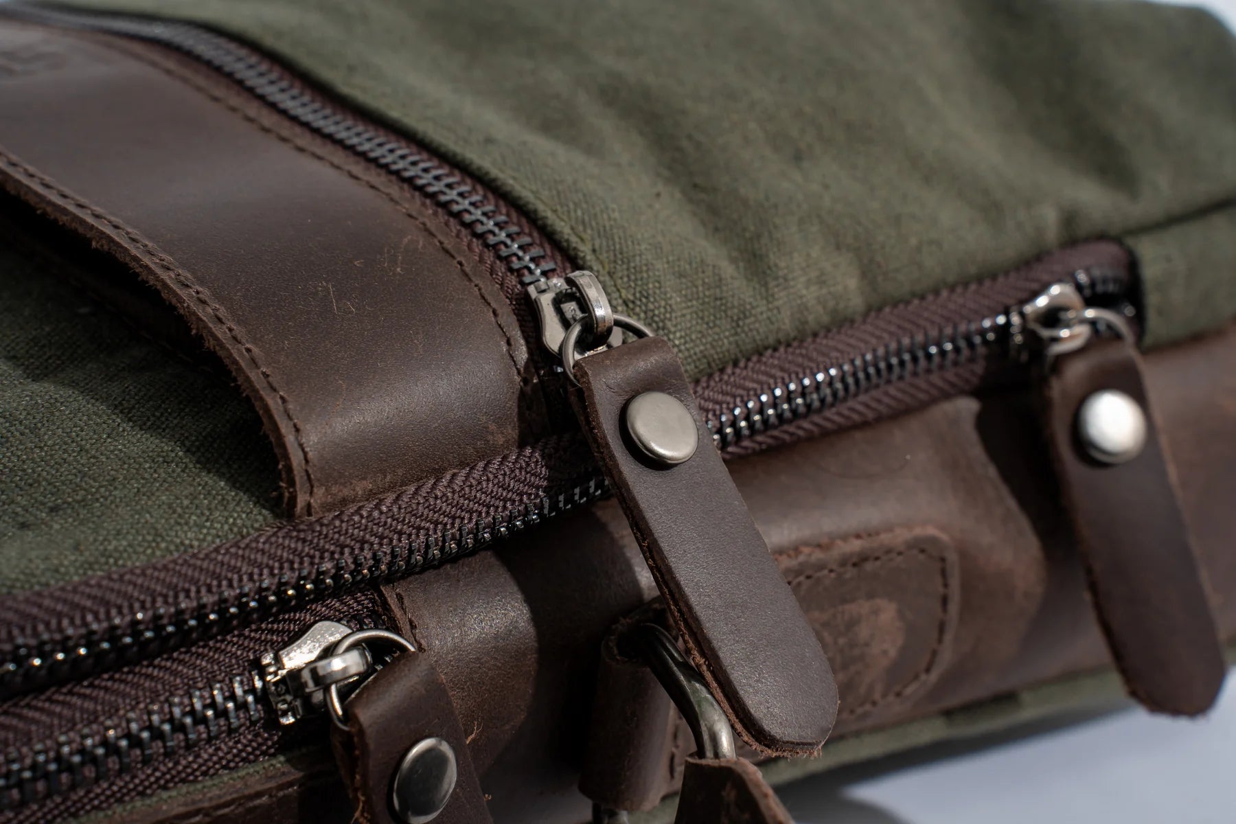 JOOBRAN MULTI-POCKET SHOULDER BAG - ARMY