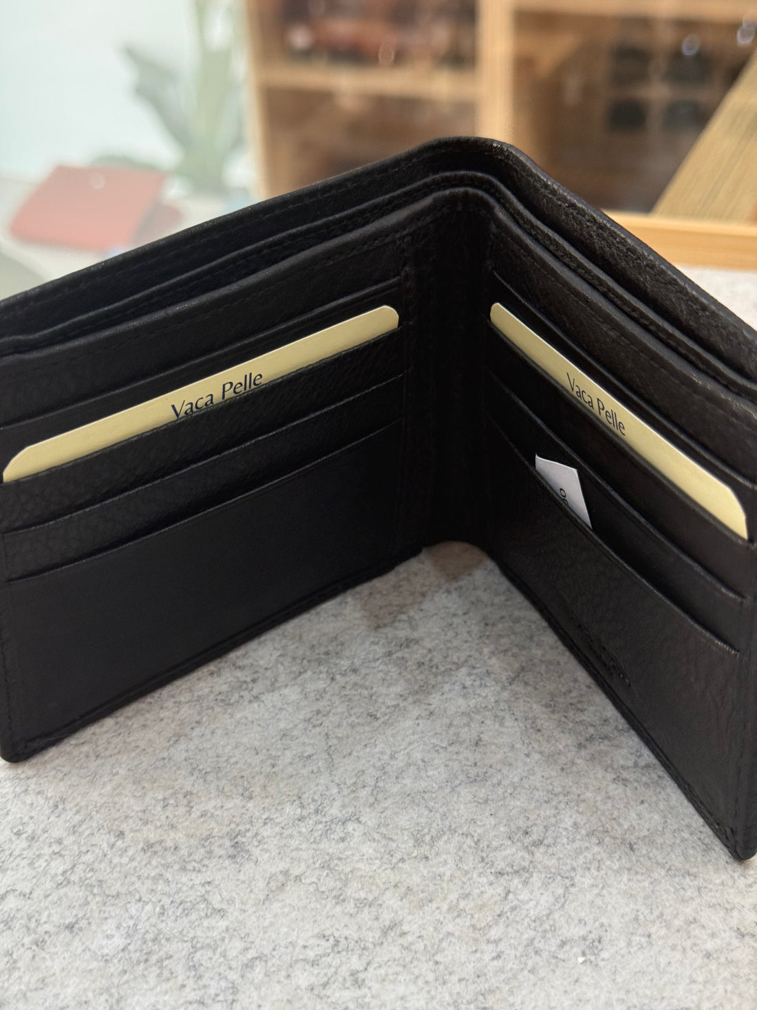 LAVERI WALLET LARGE - BLACK