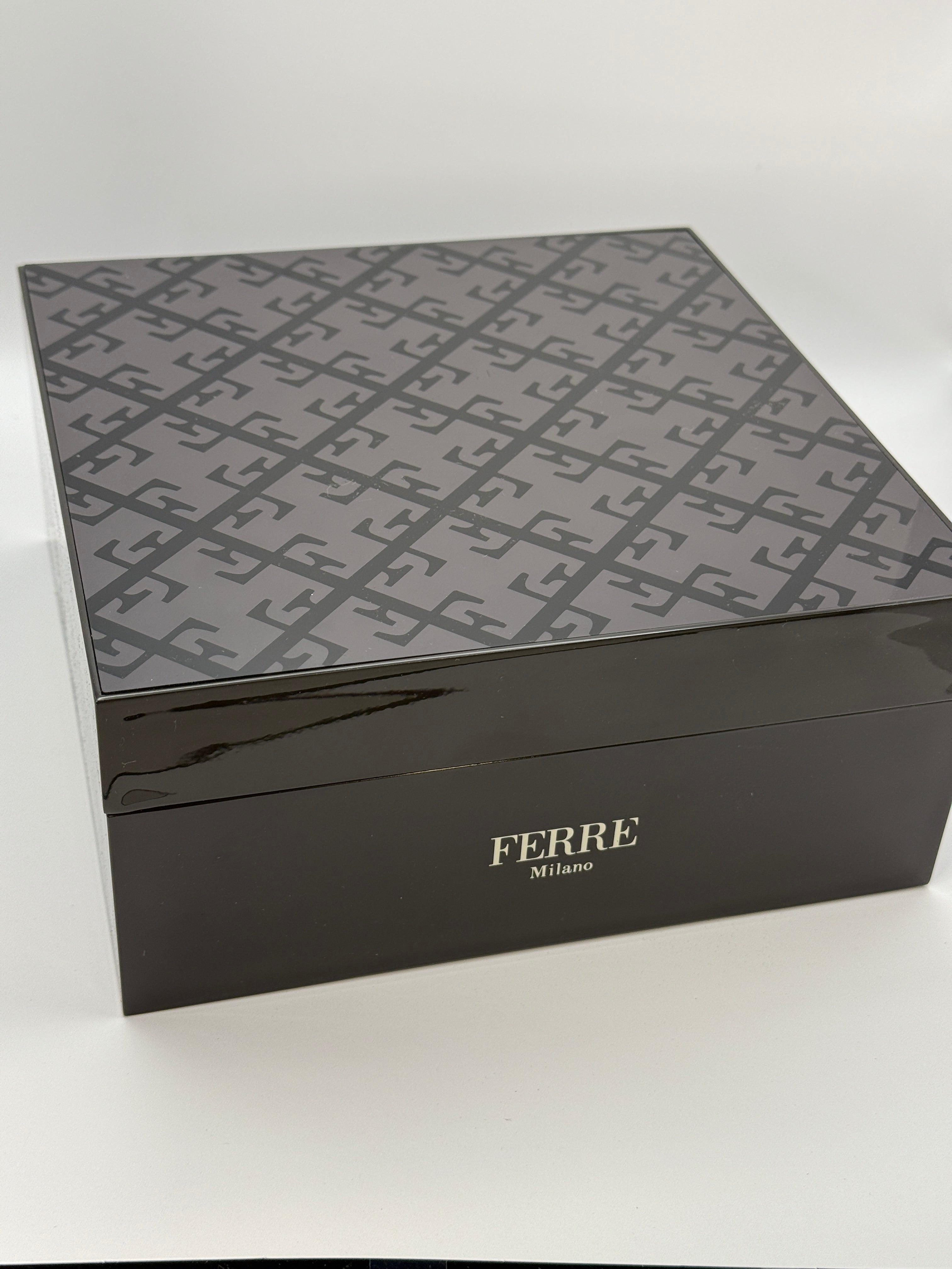 FERRE Milano Set