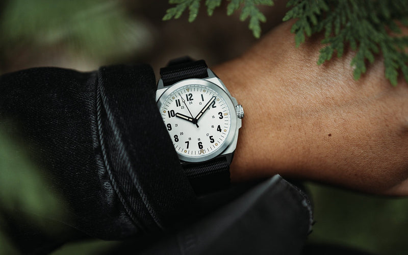 RZE Valour 38 Whistler White automatic titanium