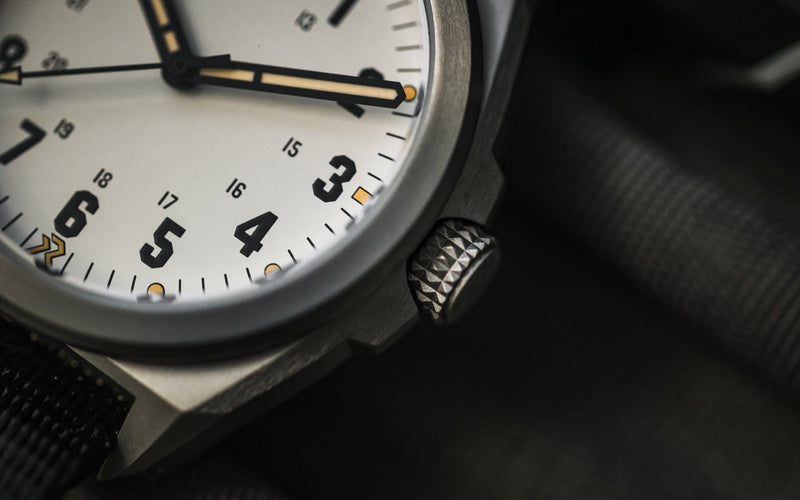 RZE Valour 38 Whistler White automatic titanium