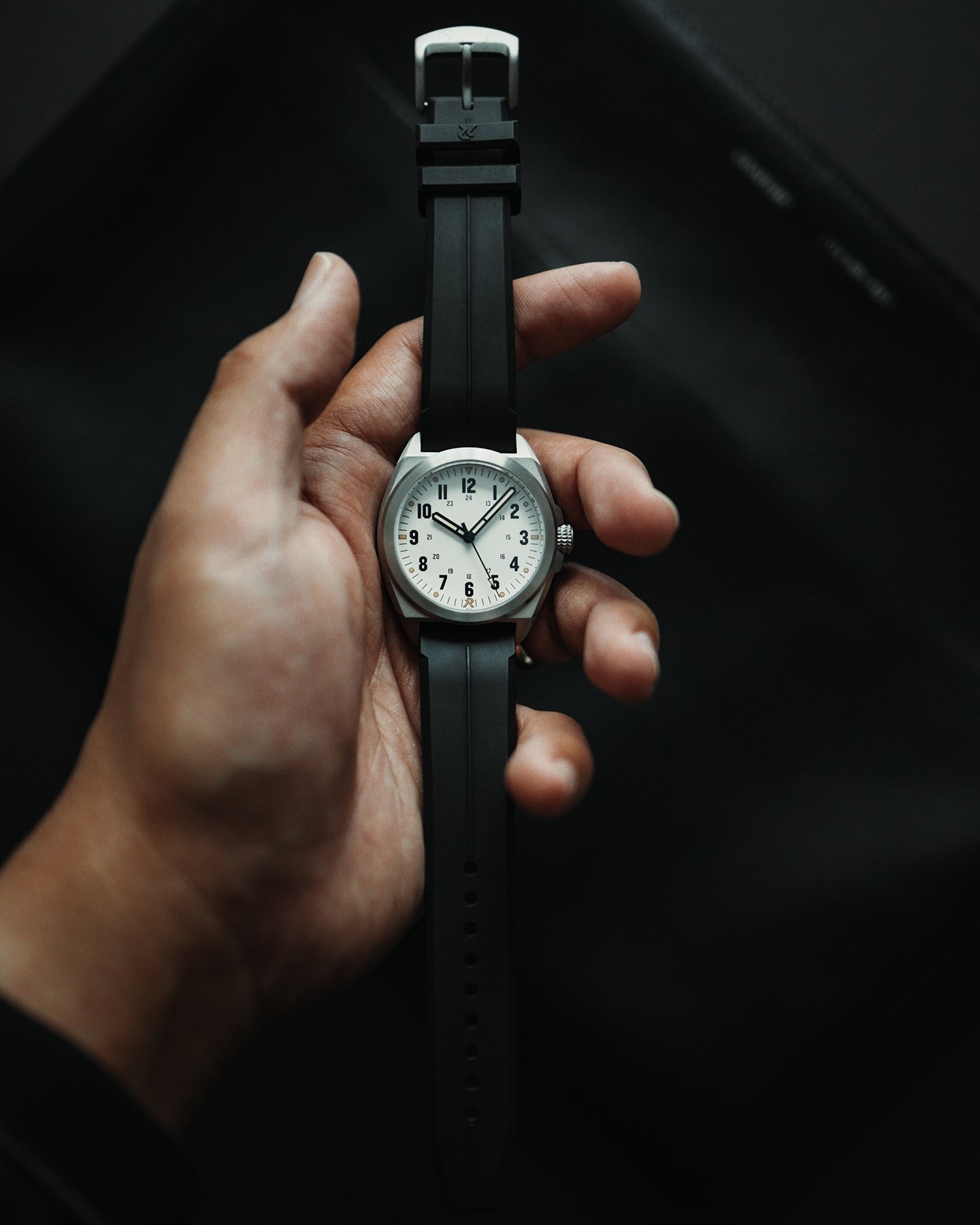 RZE Valour 38 Whistler White automatic titanium
