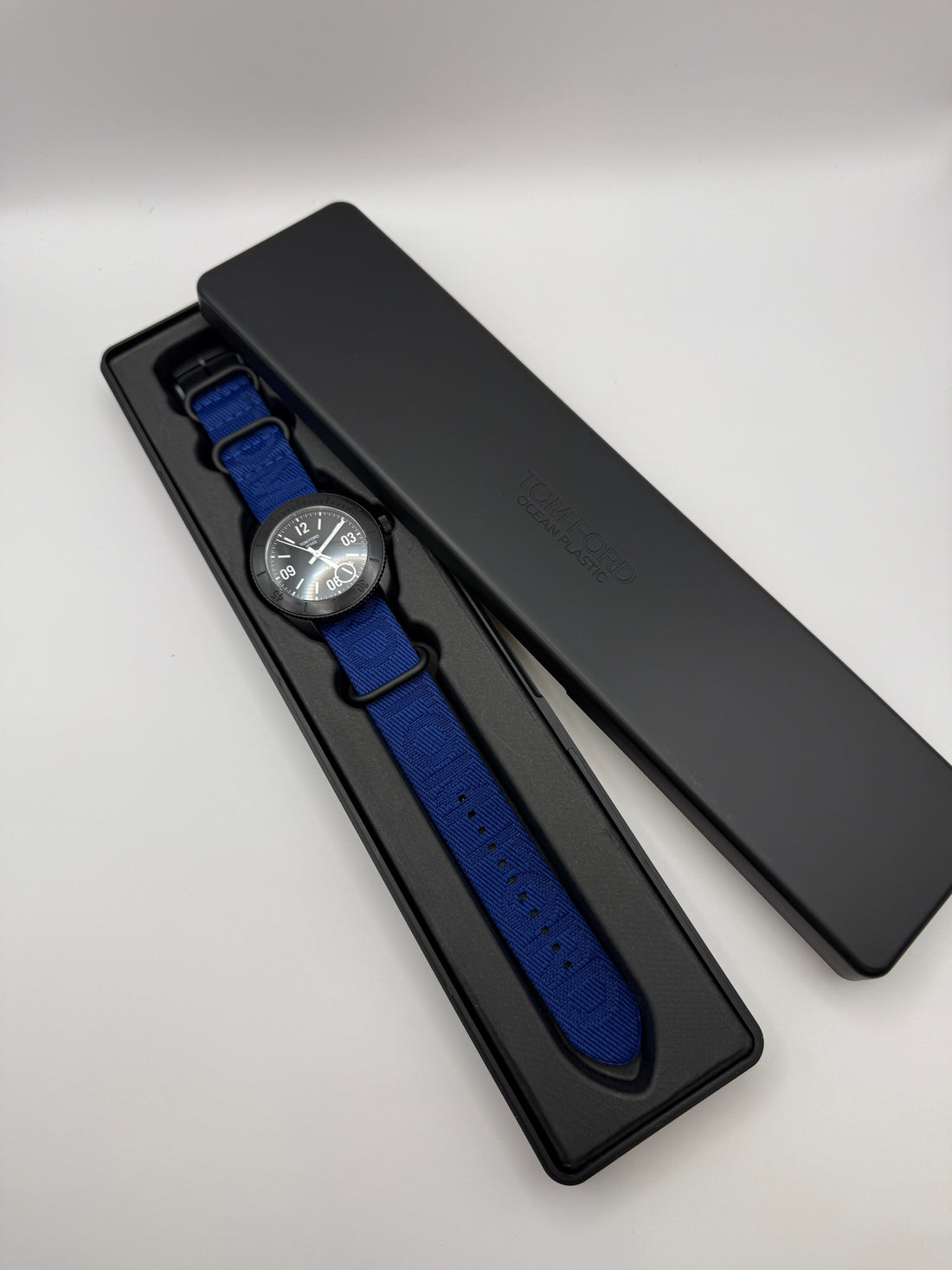 TOM FORD OCEAN PLASTIC AUTO WATCH