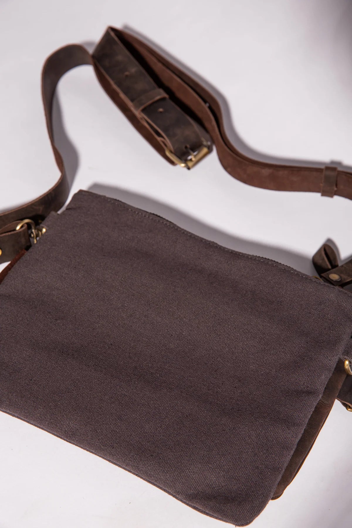JOOBRAN DOUBLE-POUCH CROSSBODY BAG - DARK GRAY