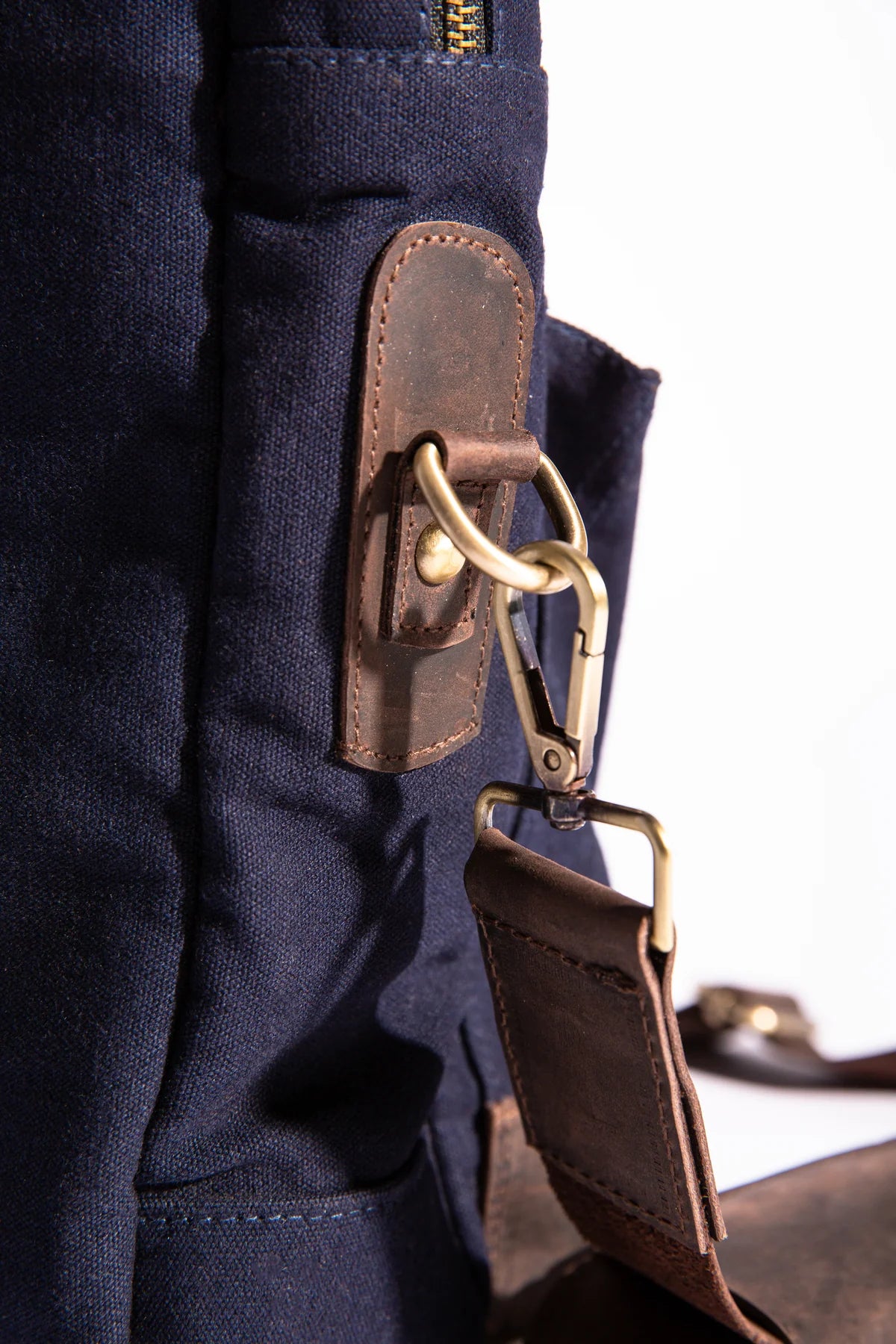 JOOBRAN CHARLIE MESSENGER BAG - NAVY BLUE