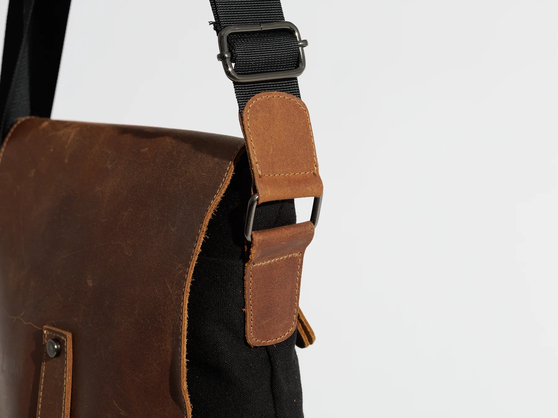 JOOBRAN SHOULDER SATCHEL BAG - BLACK & HAVAN