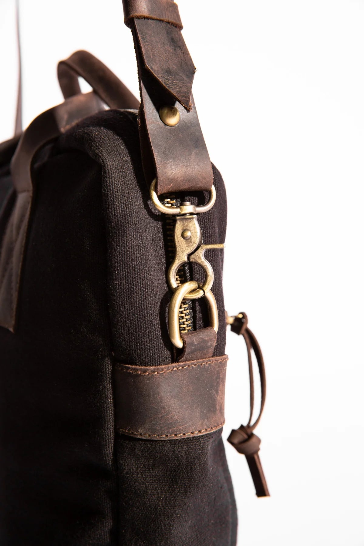 JOOBRAN OLA MESSENGER BAG - BLACK